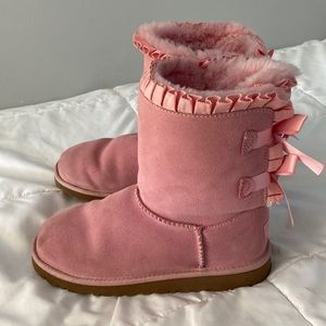 pink bailey bow uggs